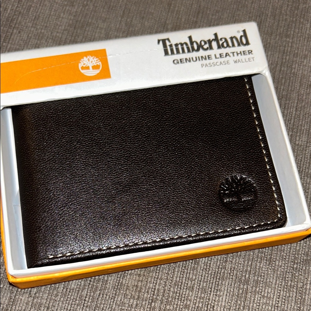 TIMBERLAND Men's Genuine Leather Passcase Wallet Extra Capacity Slimfold NEW